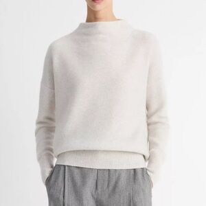 EUC Vince boiled cashmere funnel neck sweater in heather platinum size XXS